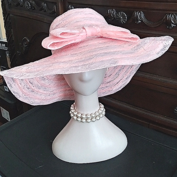 Classic Sophisticated Regal Wide Brim Floppy Hat With a Removable … - Picture 1 of 5